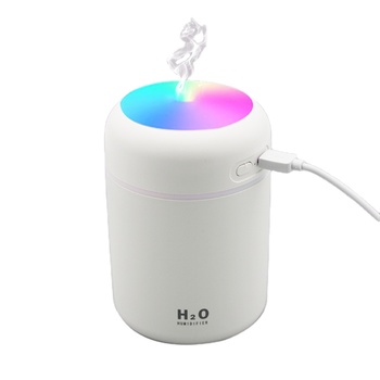 Umidificatore d'aria per bicchiere colorato con grande capacità per umidificatori montati su auto 2
